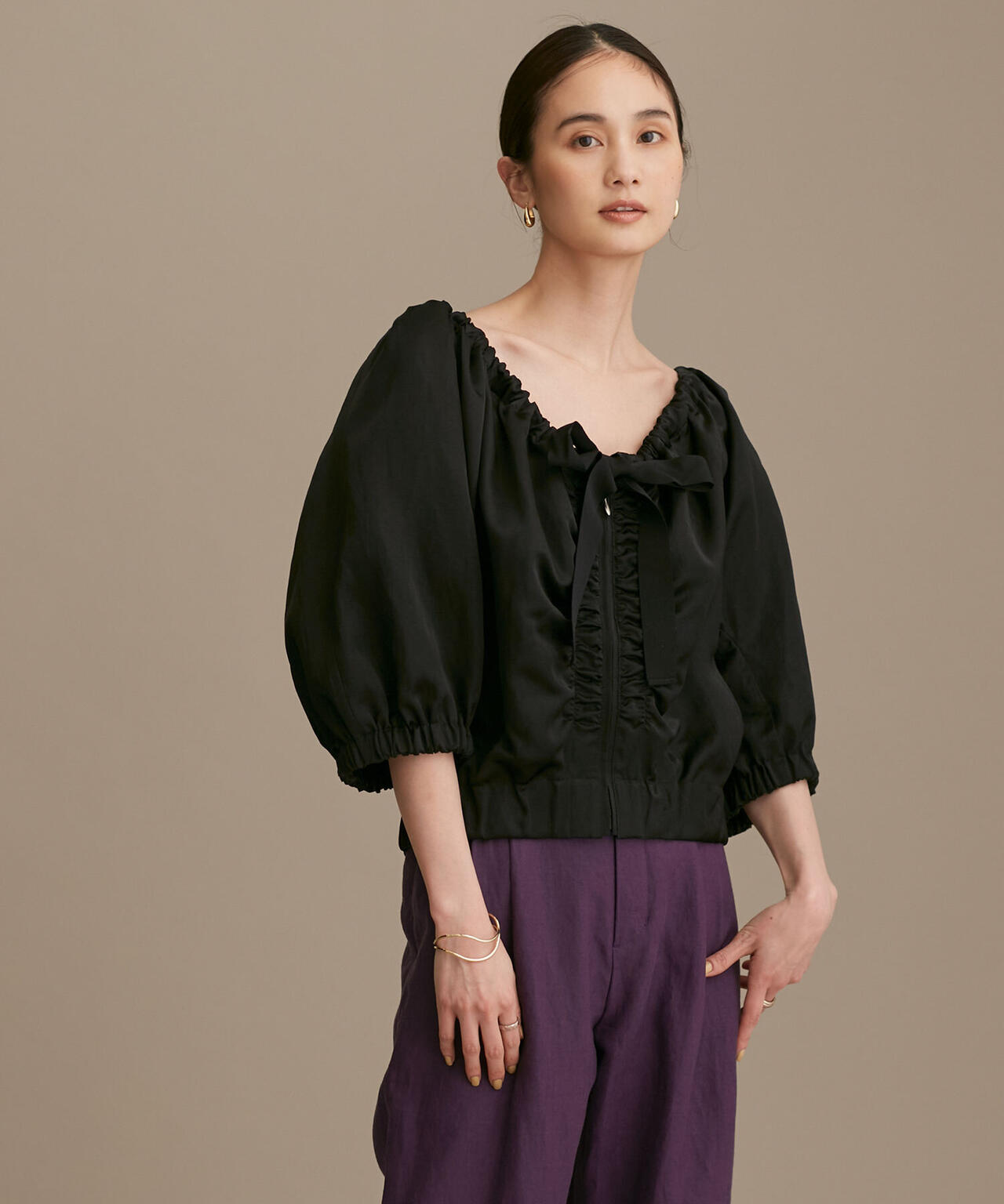 サテンギャザーブルゾン 五分袖