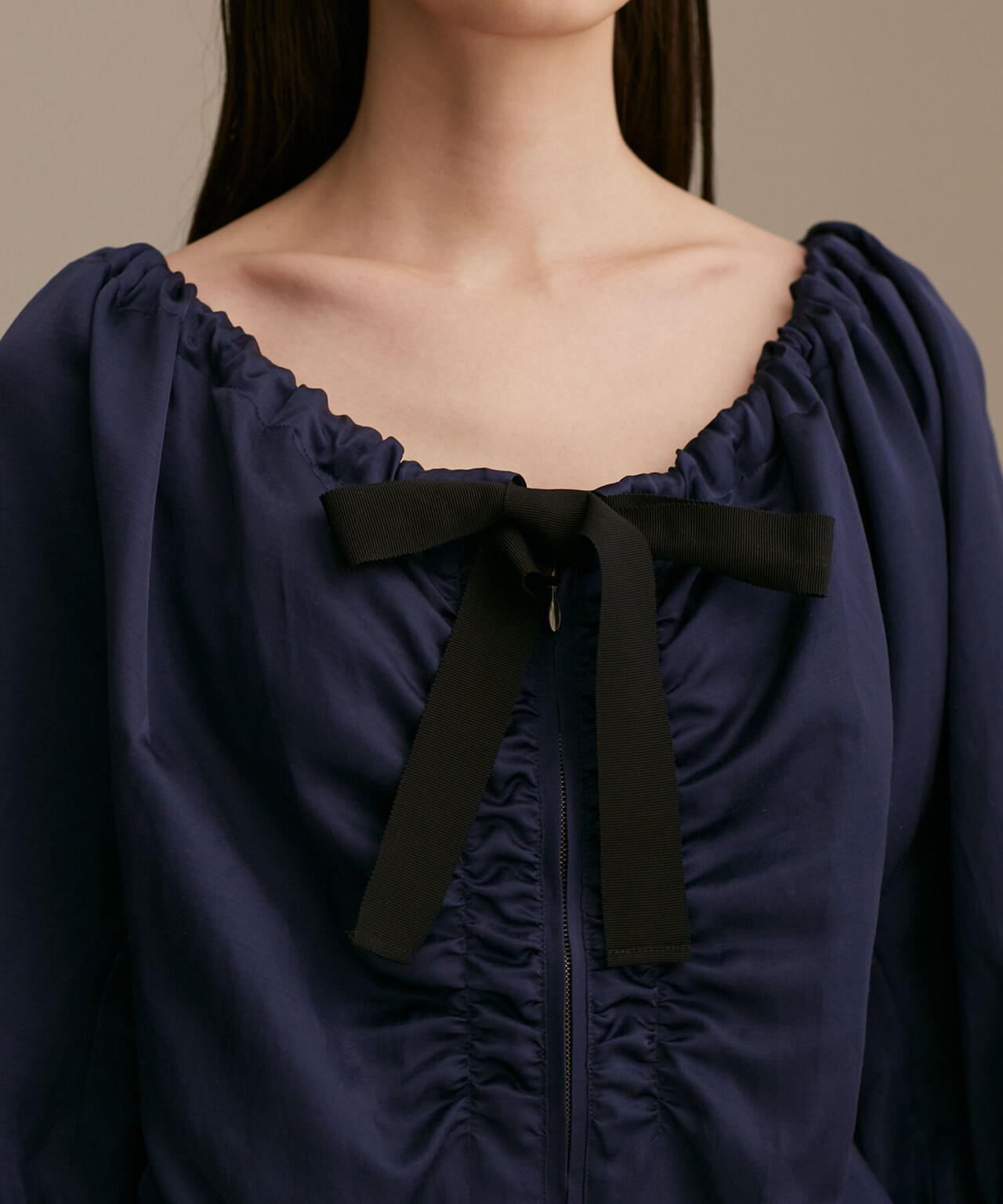 サテンギャザーブルゾン 五分袖