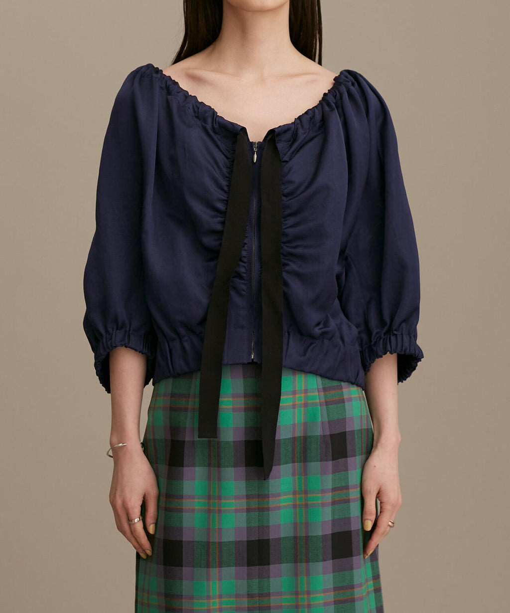 サテンギャザーブルゾン 五分袖