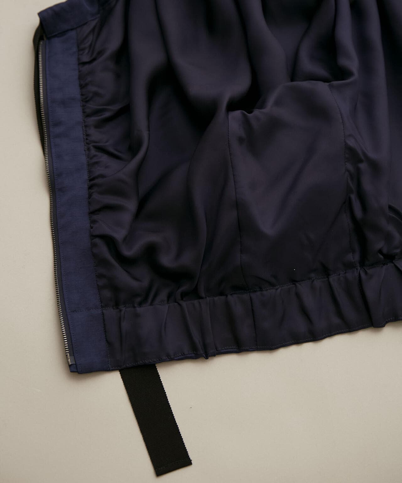 サテンギャザーブルゾン 五分袖