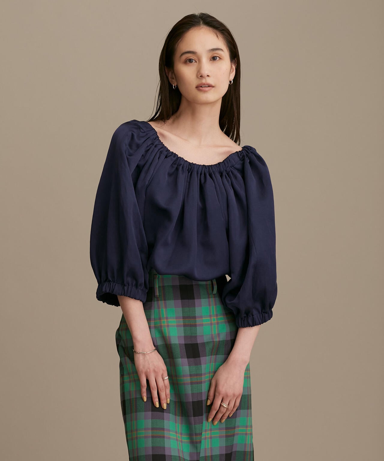 サテンギャザーブルゾン 五分袖