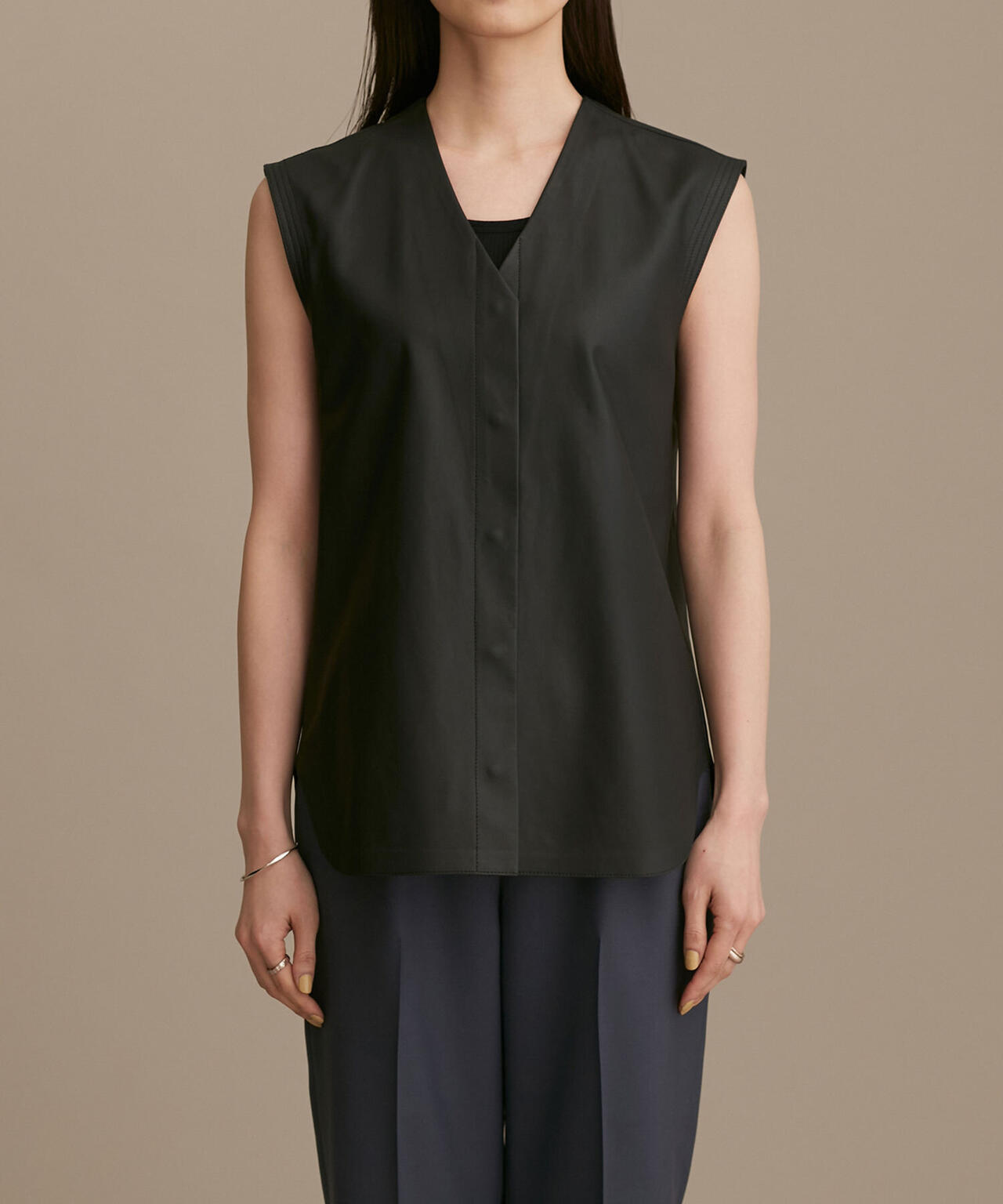 ネックレザージレ