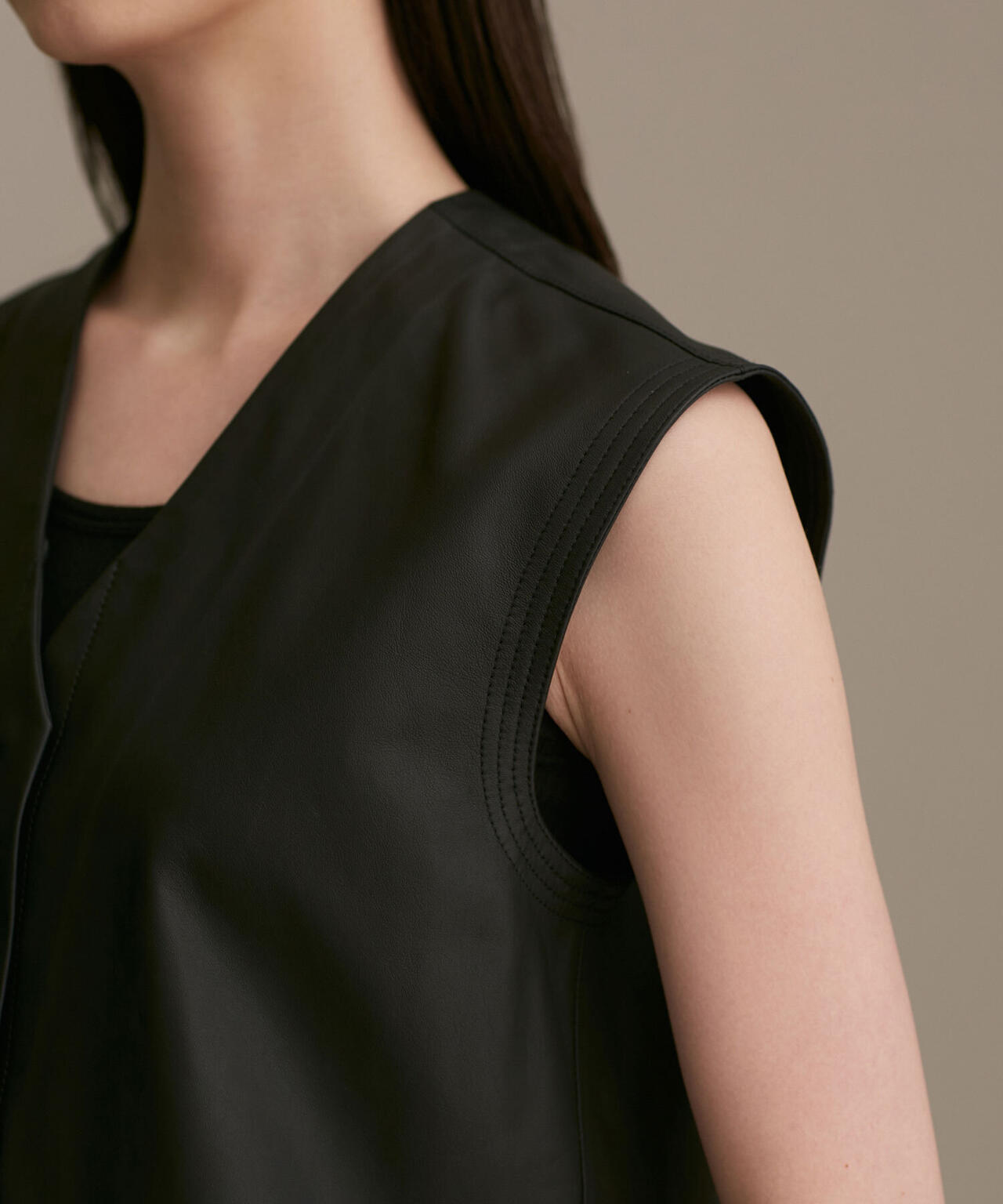 ネックレザージレ