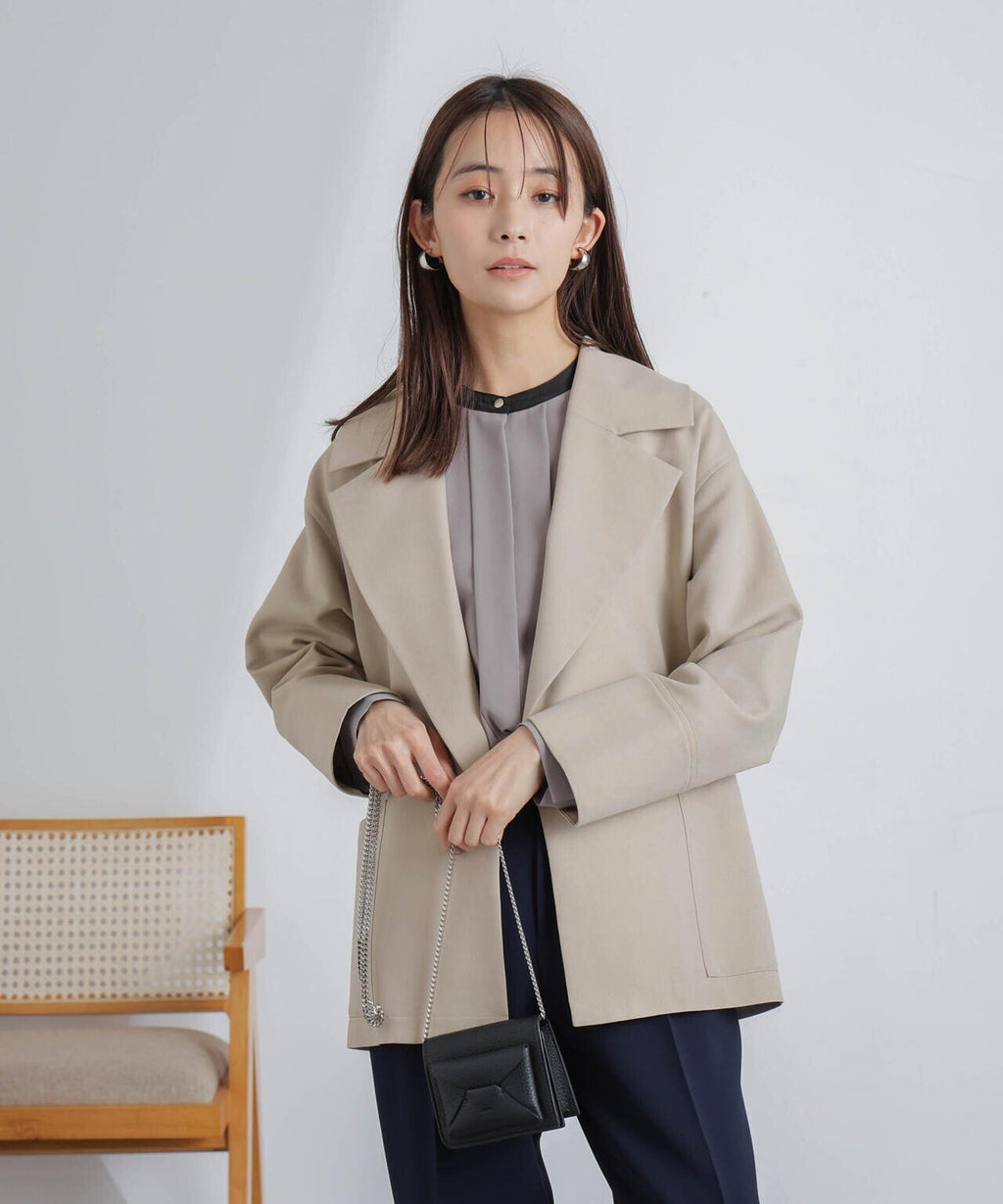 ミドル丈ビッグラペルコート