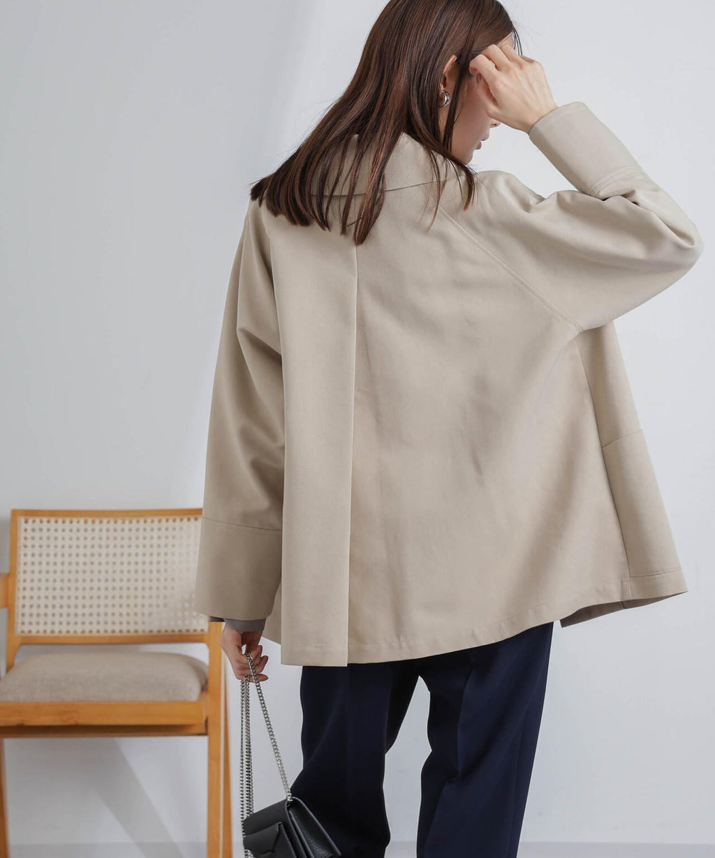 ミドル丈ビッグラペルコート
