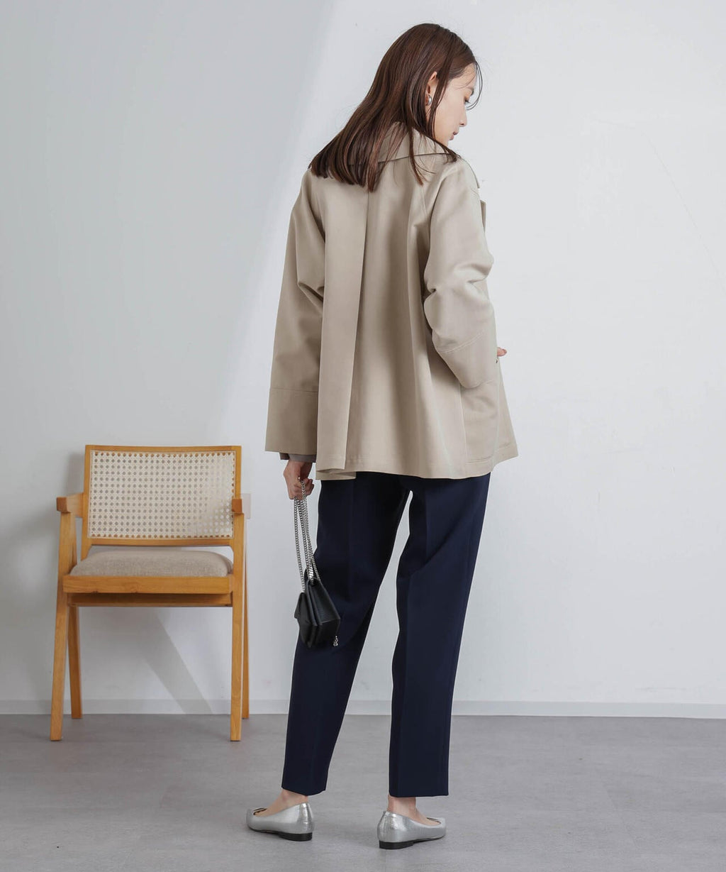 ミドル丈ビッグラペルコート