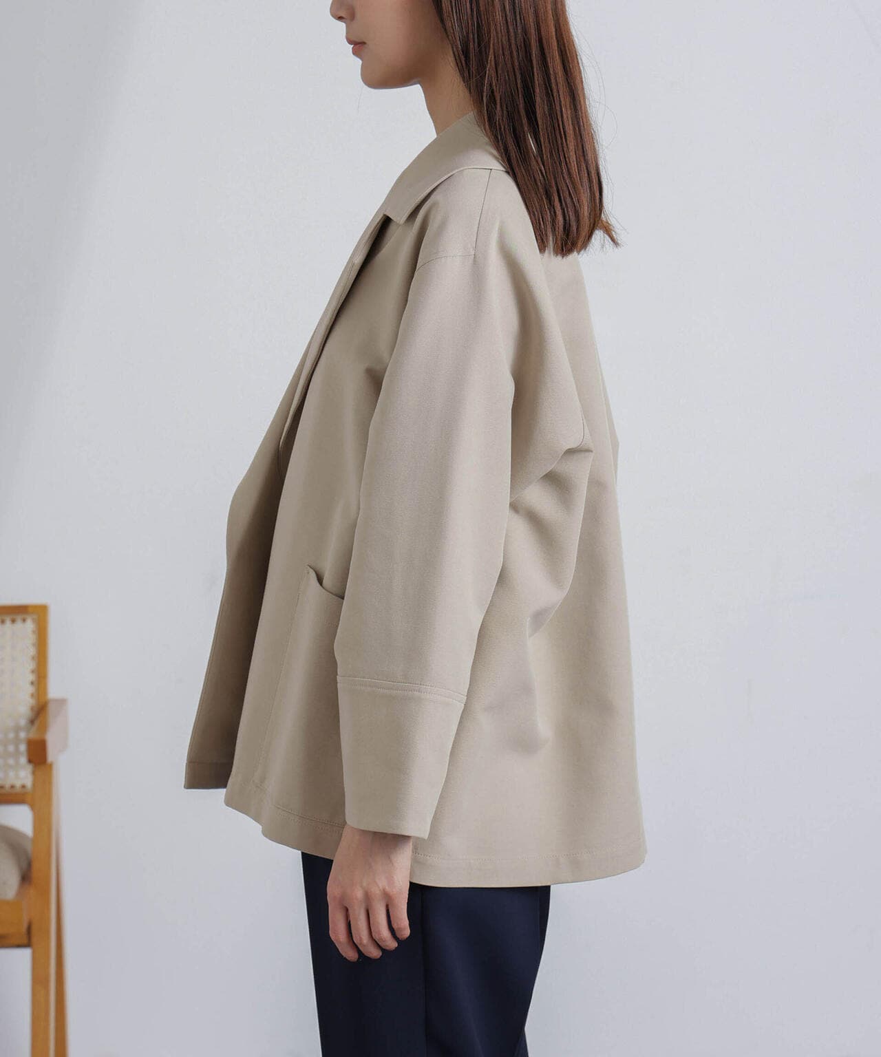 ミドル丈ビッグラペルコート
