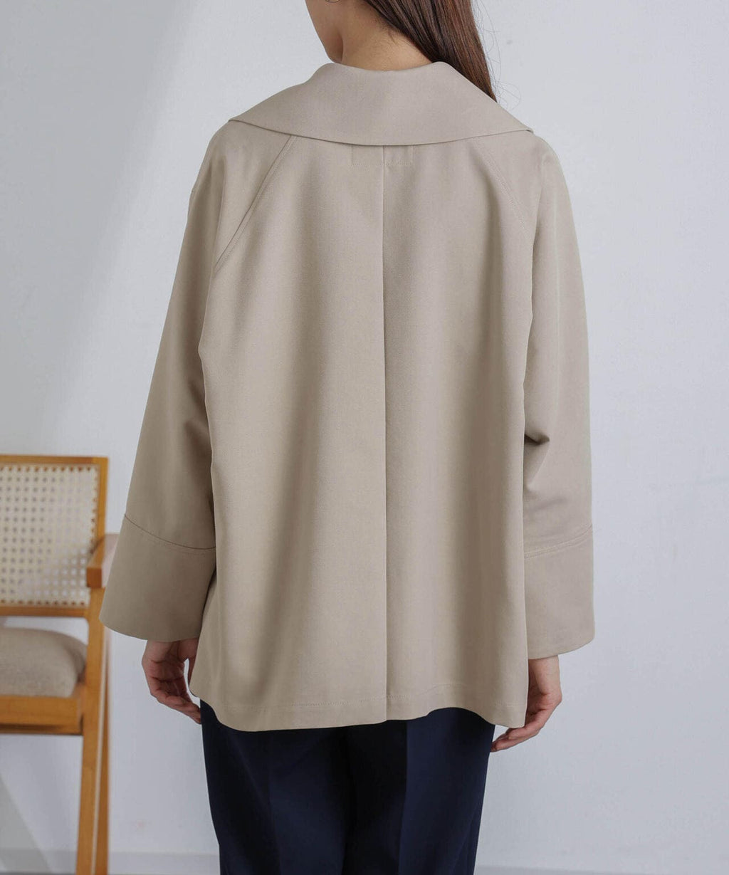 ミドル丈ビッグラペルコート