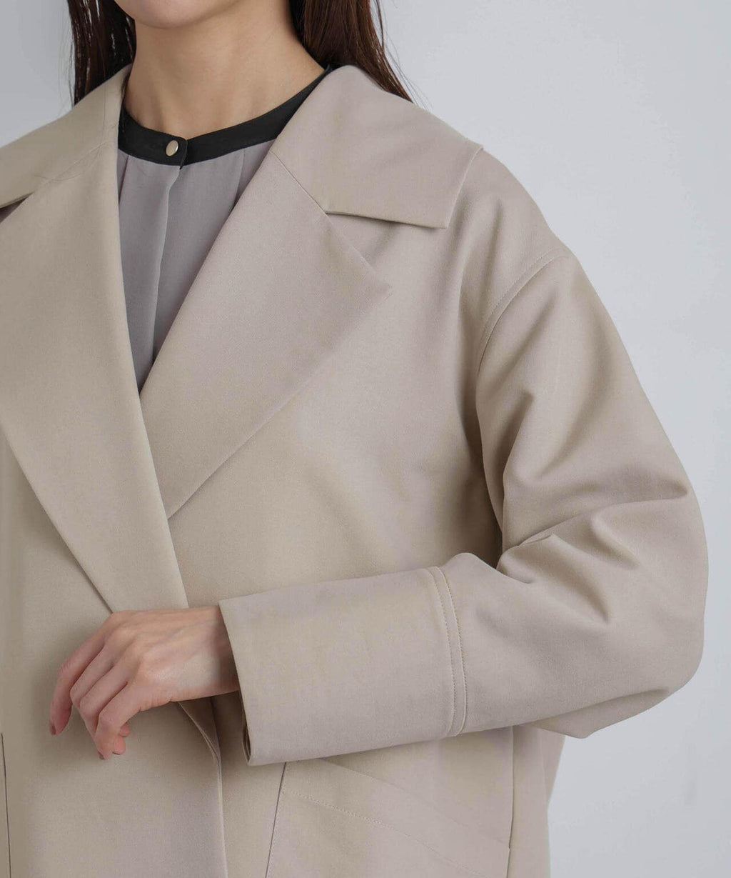 ミドル丈ビッグラペルコート