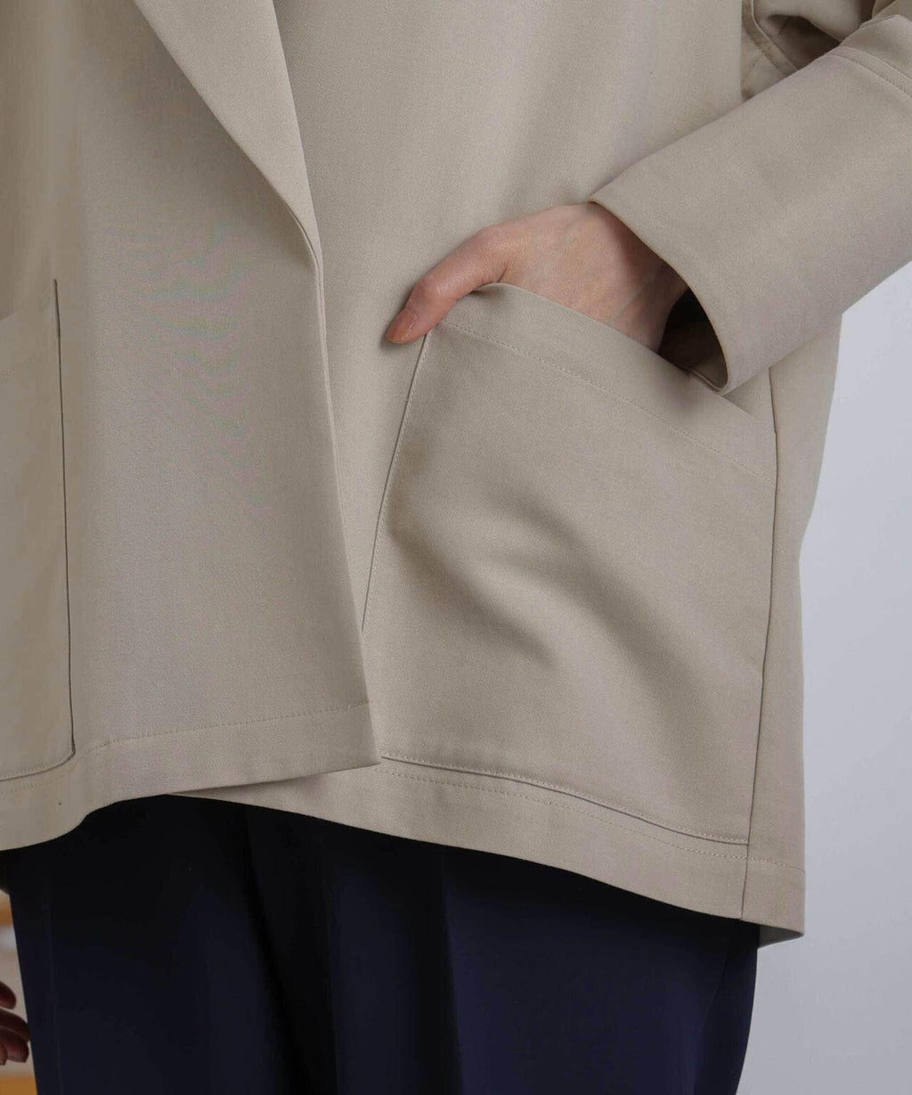 ミドル丈ビッグラペルコート