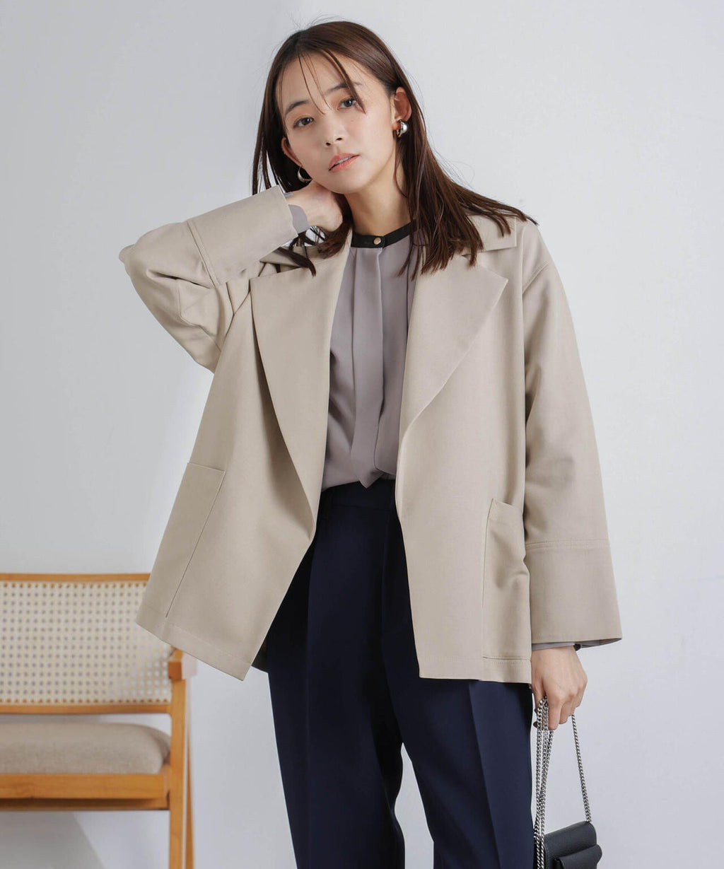 ミドル丈ビッグラペルコート