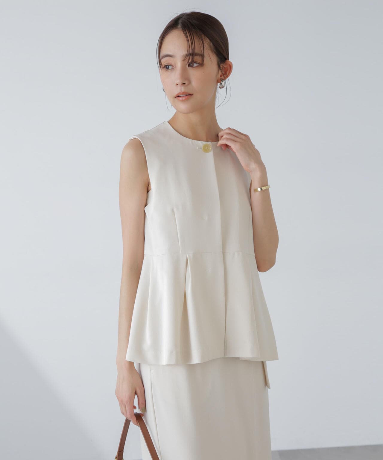 多機能素材ペプラムジレ(セットアップ可）