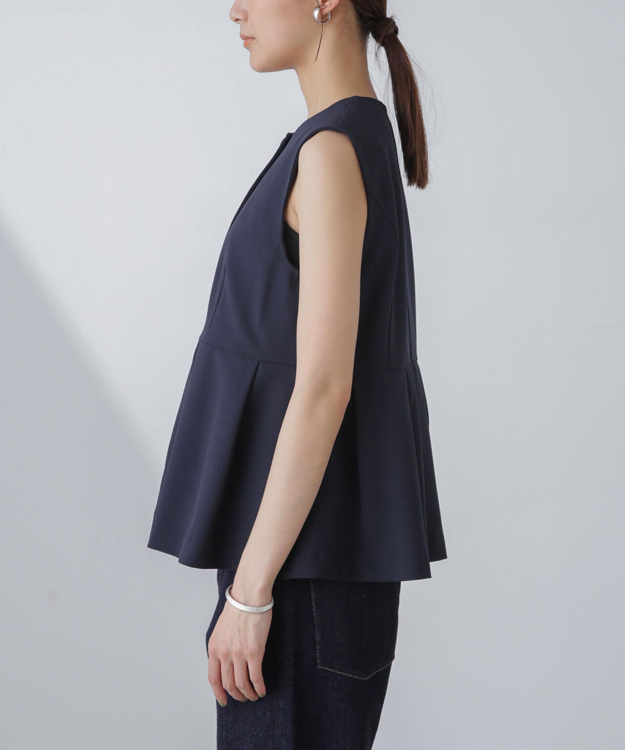 多機能素材ペプラムジレ(セットアップ可）